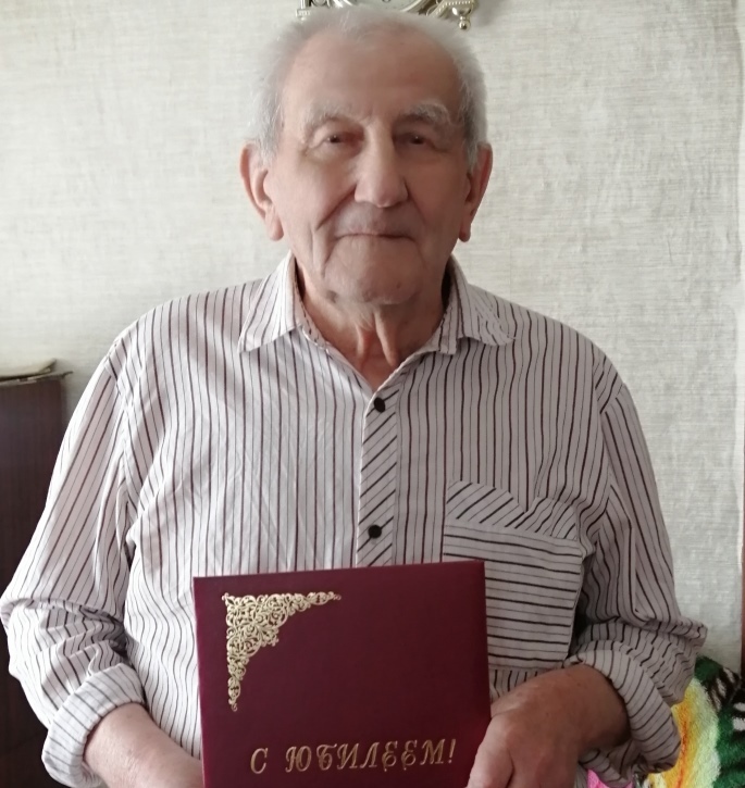 15 апреля свой 90 - летний юбилей отметил ветеран труда, житель села Красный Яр Чурбанов Владимир Григорьевич..