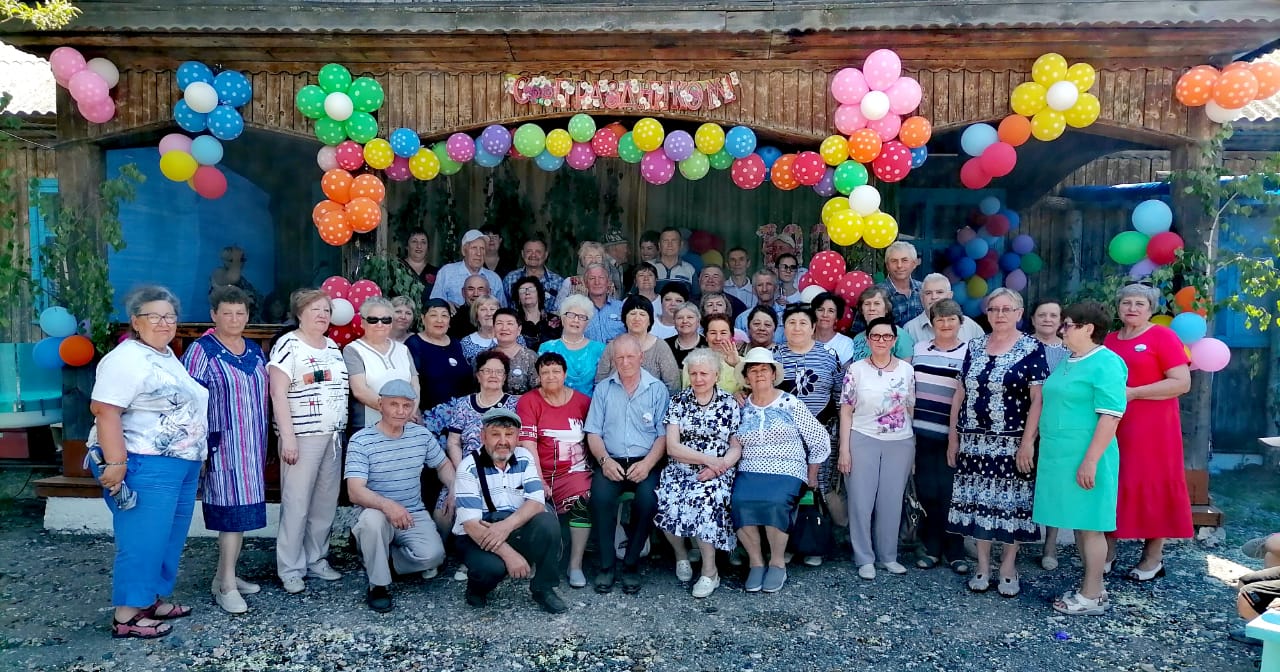 4 июня, в день Святой Троицы, жителей, гостей поселка Троицкий собрал необычный, красивый сотый юбилей..