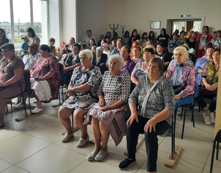 4 августа в селе Моховское было весело и многолюдно. В рамках юбилейного тура, посвящённого 100-летию со Дня образования Алейского района и под эгидой Года семьи, прошла праздничная программа " Любовь и верность - два крыла».. 4 августа в селе Моховское было весело и многолюдно. В рамках юбилейного тура, посвящённого 100-летию со Дня образования Алейского района и под эгидой Года семьи, прошла праздничная программа " Любовь и верность - два крыла»..