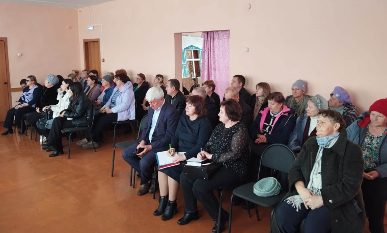 На территории Урюпинского сельсовета Алейского района состоялся выездной день Администрации района. На территории Урюпинского сельсовета Алейского района состоялся выездной день Администрации района.